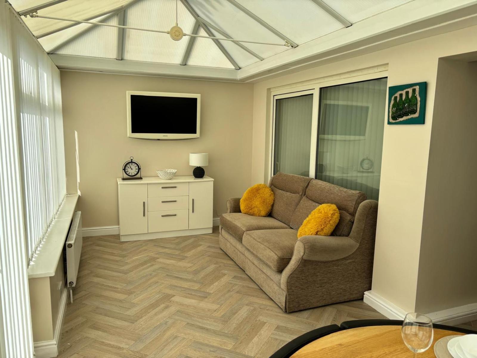 Bungalow-2Bed-1Bath-Petfriendly-Parking 斯凯格内斯 外观 照片